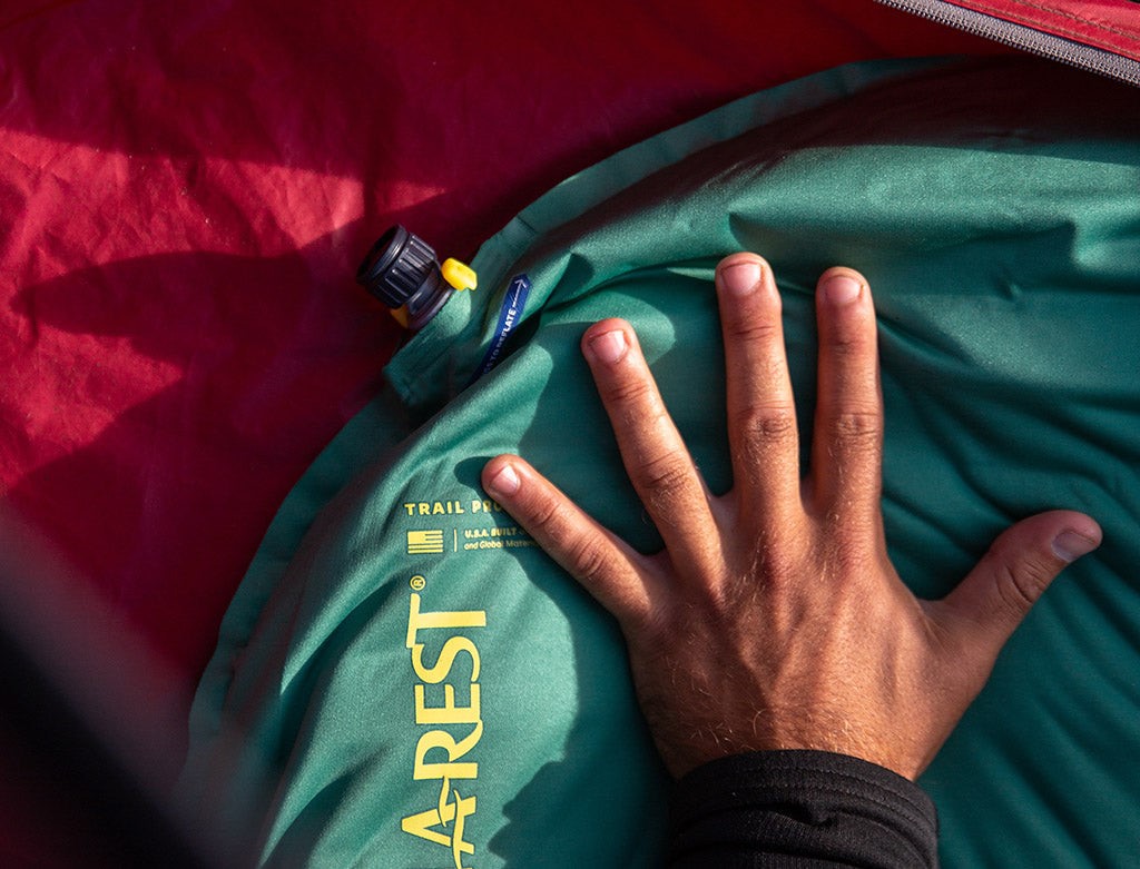 how do self inflating sleeping pads work - trained compression, Picture